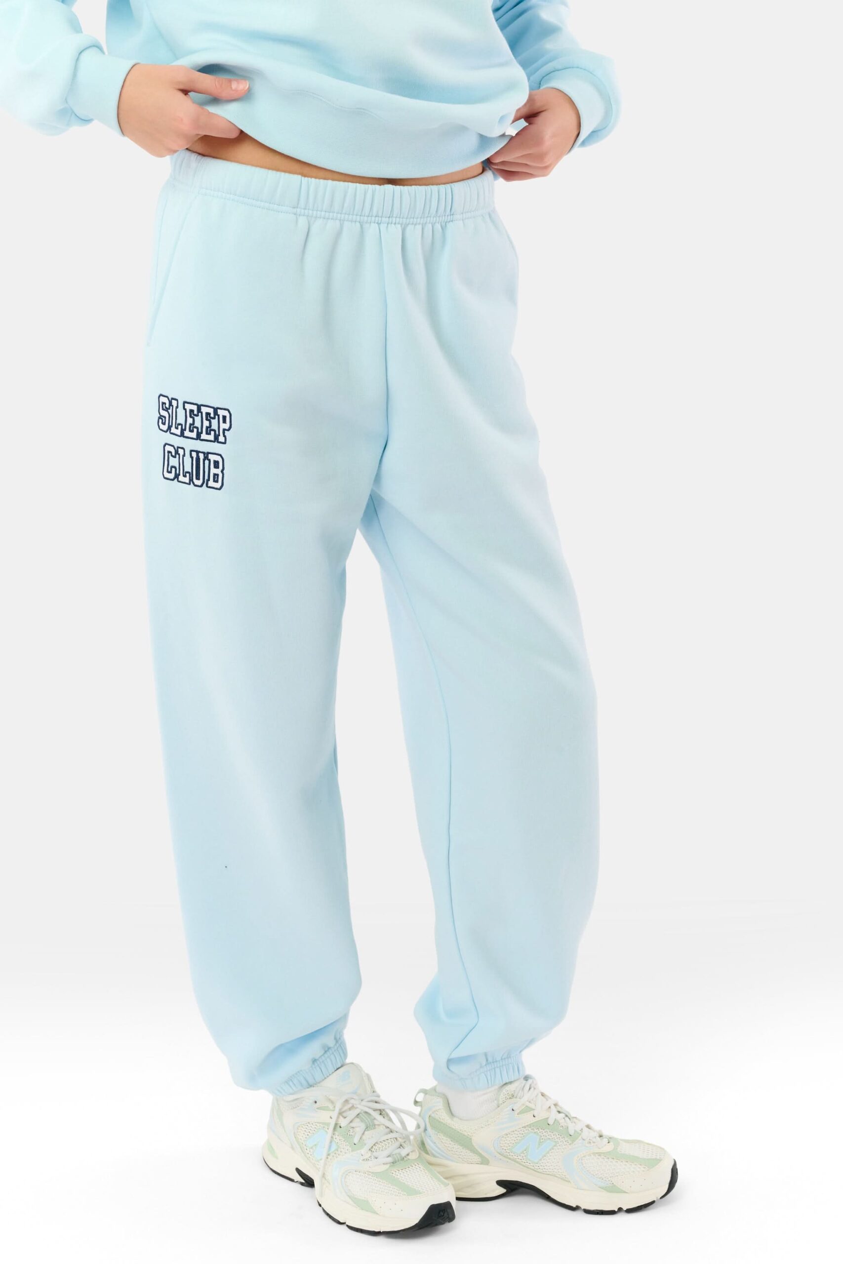04_WMN-SLEEP-CLUB-BEA-SWEATPANTS-BLUE-ROLLER-RABBIT_0105_8a9adb96-ad1d-435f-b766-d09898aad328