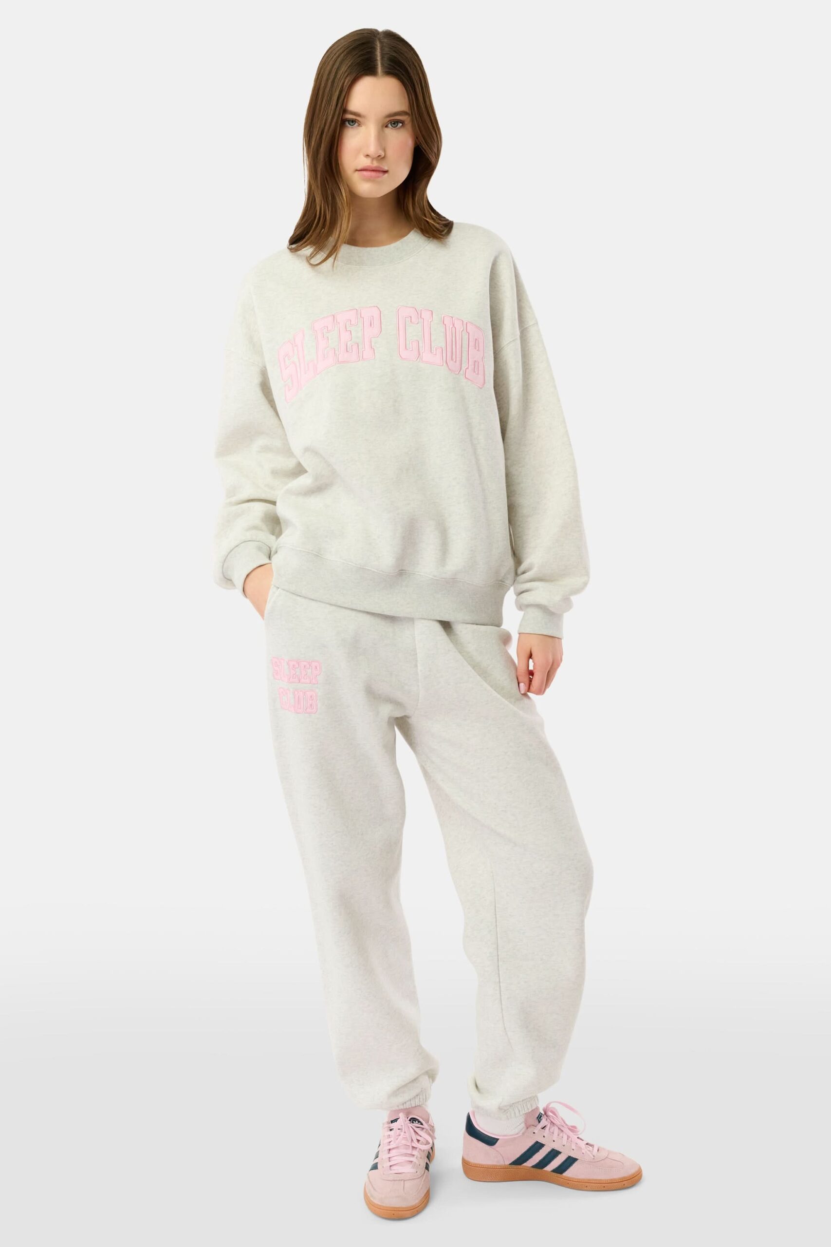 05_WMN-SLEEP-CLUB-ANDIE-SWEATSHIRT-GRAY-ROLLER-RABBIT_0241_d043f4cf-442f-4a20-b71f-4a2e10915907