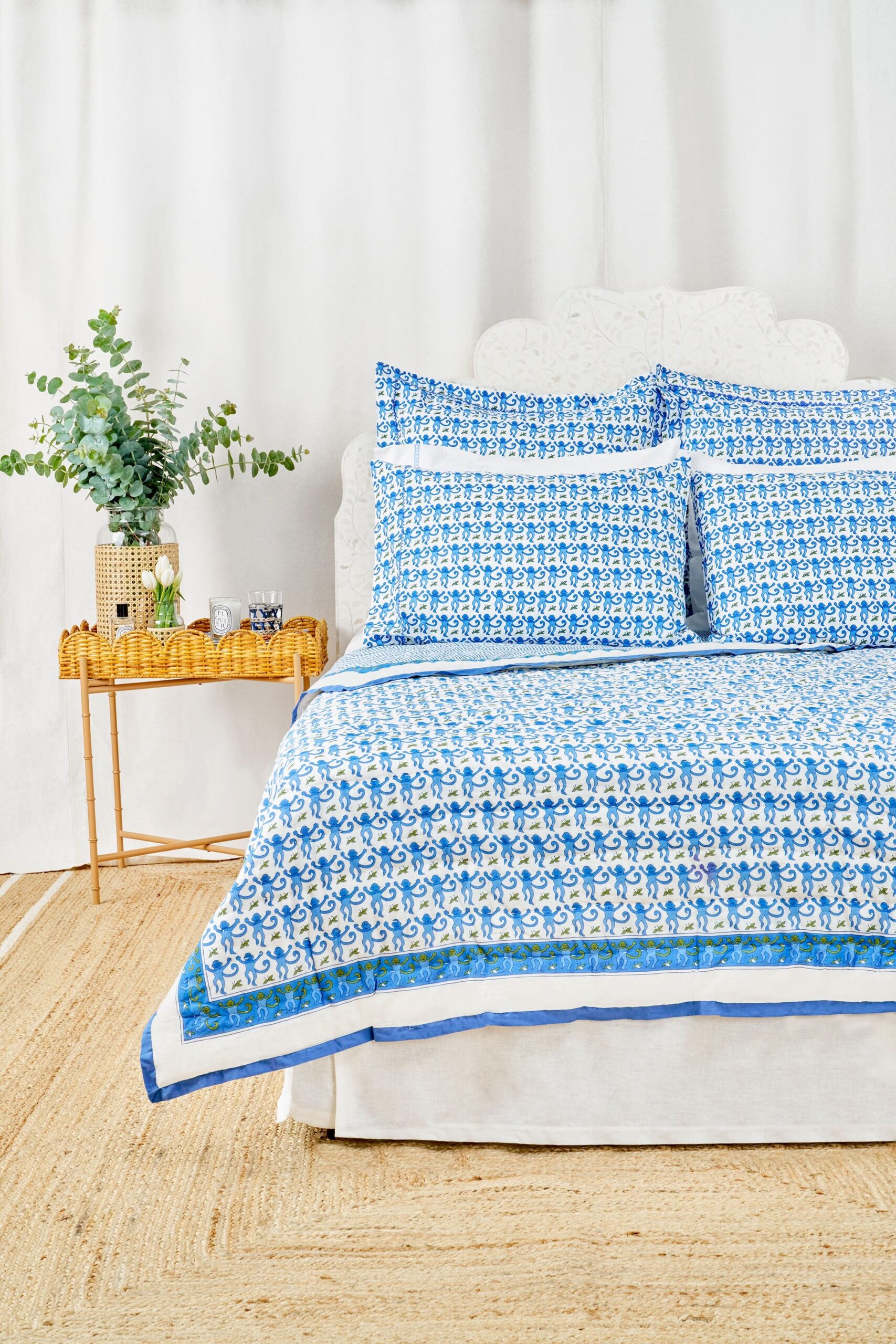 Roller-Rabbit-Bedding0110_d310aa06-41d3-487f-a47c-1266269cb3ca